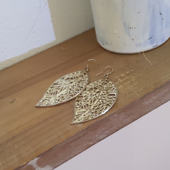 Silver Leaf Earring - Picture 2 of 2
